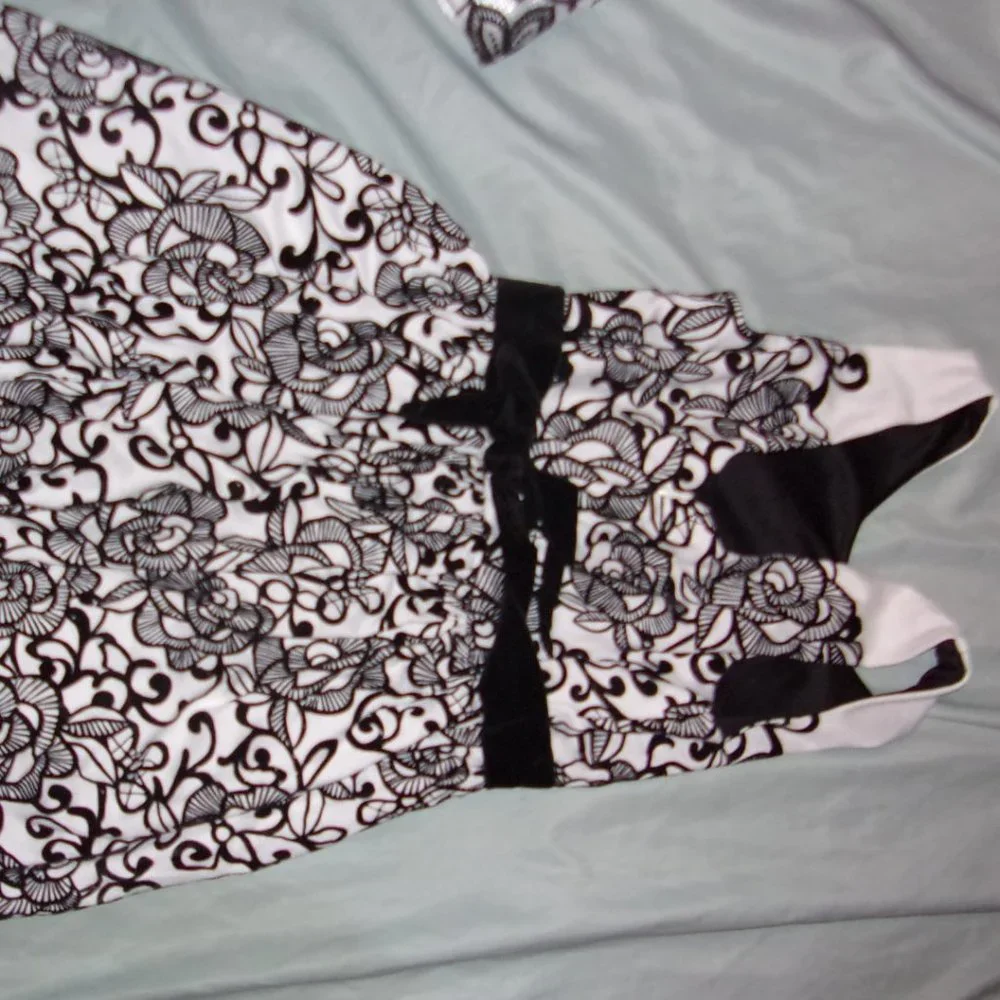 size 8 girls dress white red  black lace Christmas formal medium eight - Picture 3 of 5